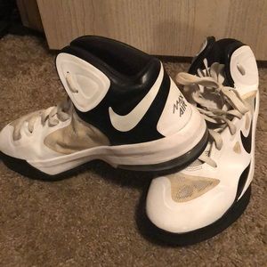 Men’s Nike Max Air Basketball shoes